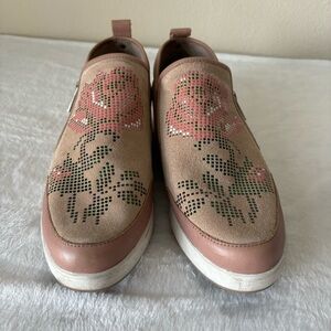 Donald J Pliner Mylasp Pink Leather/Suede Slip-On Sneakers, size 11M